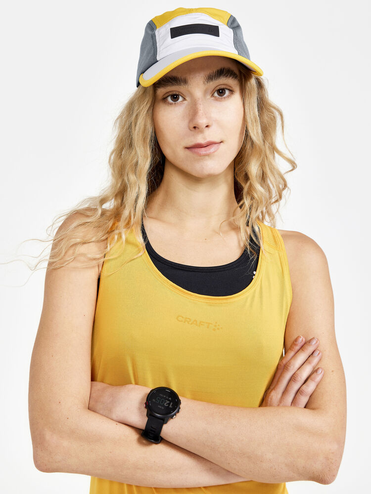 1908770-543000_ADV20Essence20Singlet20W_Closeup3