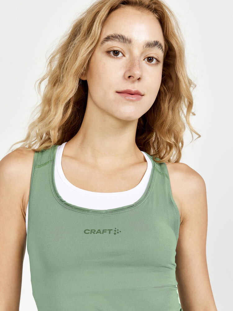 1908770-812000_ADV20Essence20Singlet20W_Closeup3