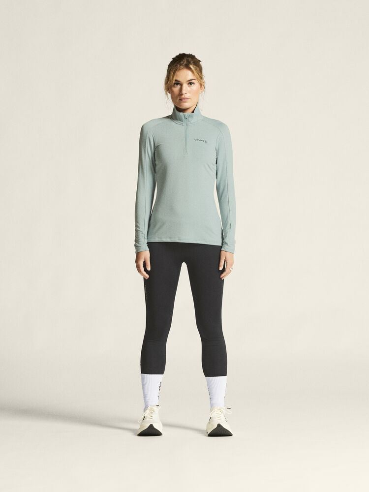 1909497-364000_CORE20Gain20Midlayer20W_closeup1