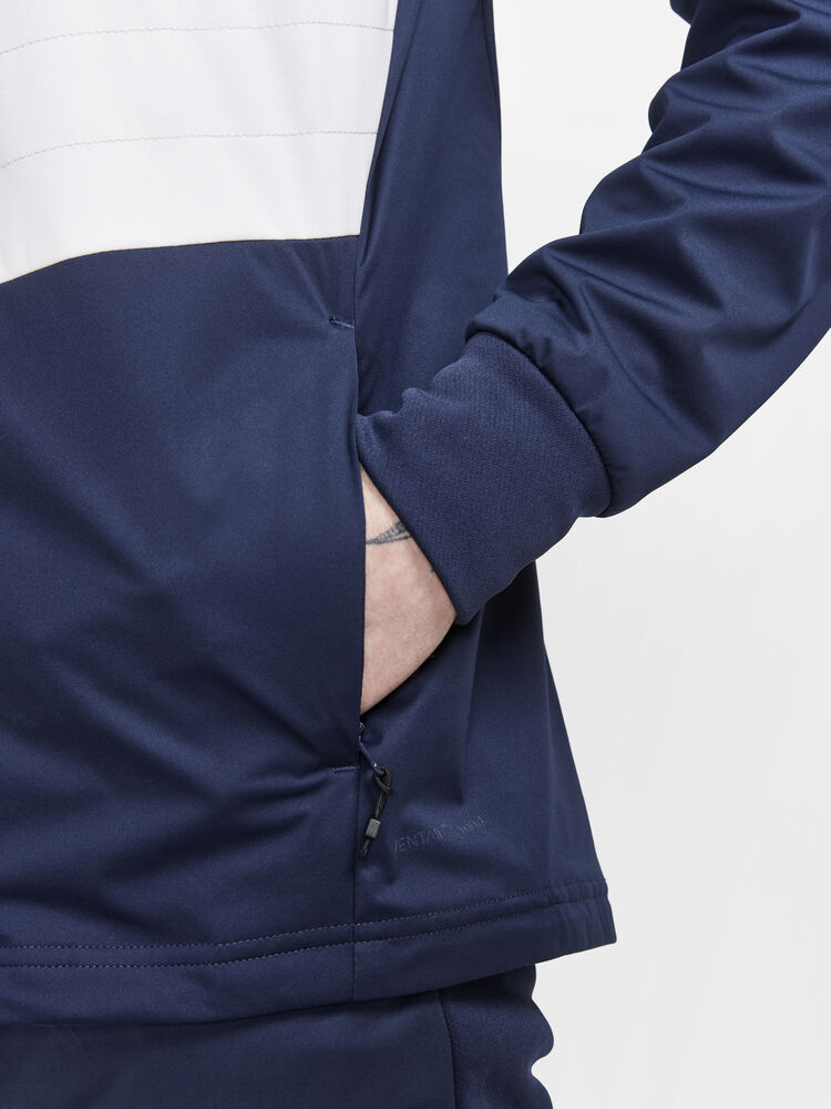 1909581-396914_ADV20Nordic20Training20Jacket20M_Closeup3