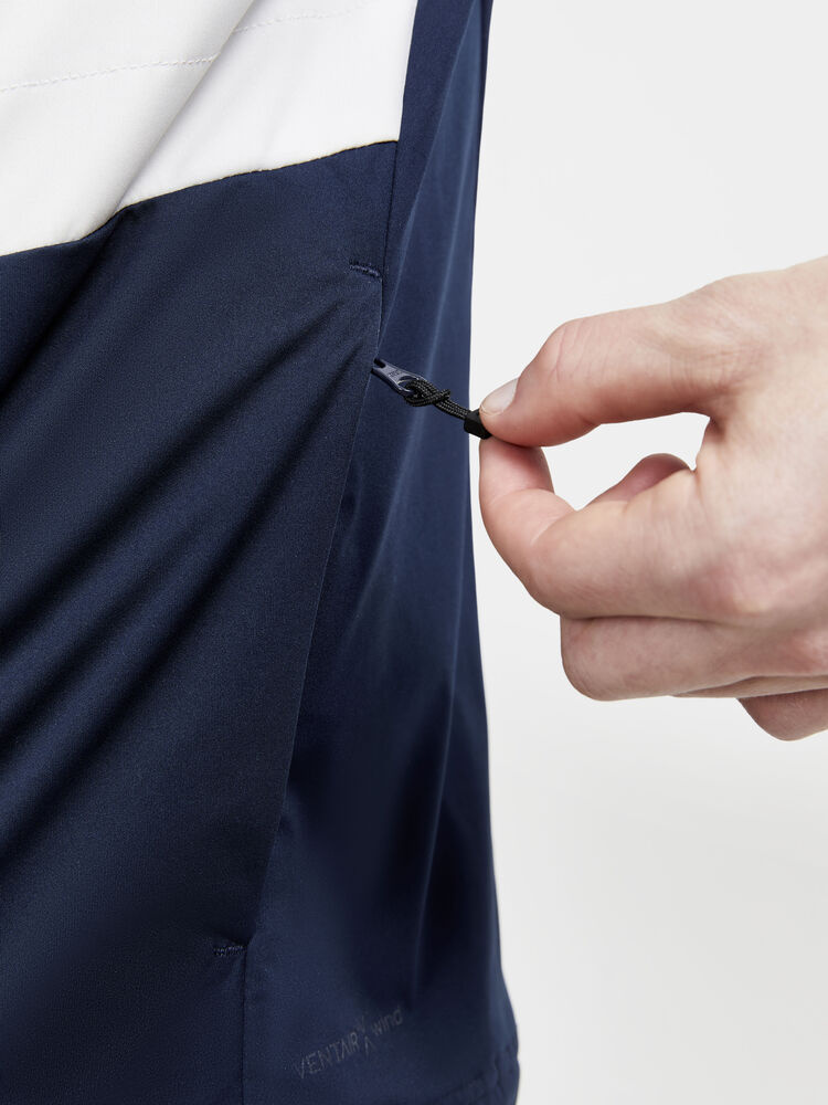 1909581-396914_ADV20Storm20Jacket20M_Closeup4