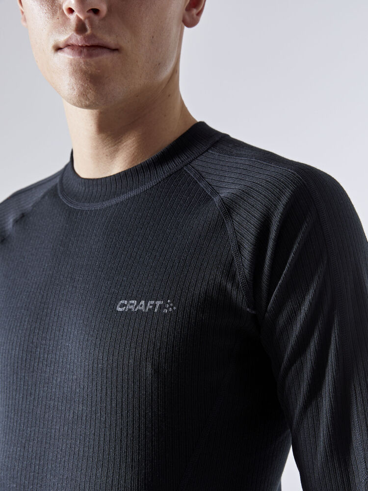 1909707-999000_CORE20Dry20Baselayer20Set_Closeup4