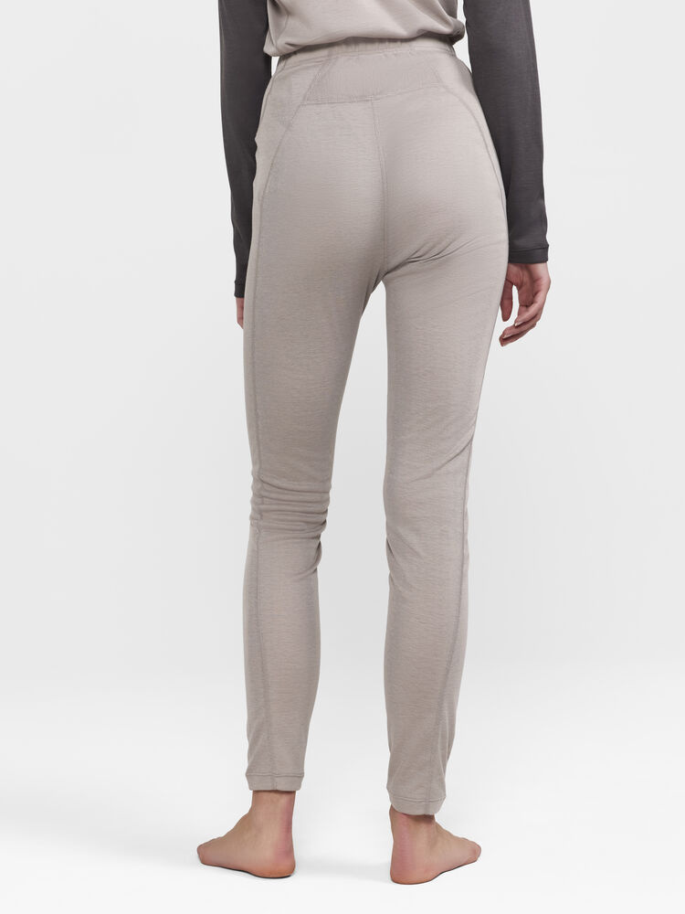 1909708-230985_CORE20Warm20Baselayer20Set20W_Closeup5