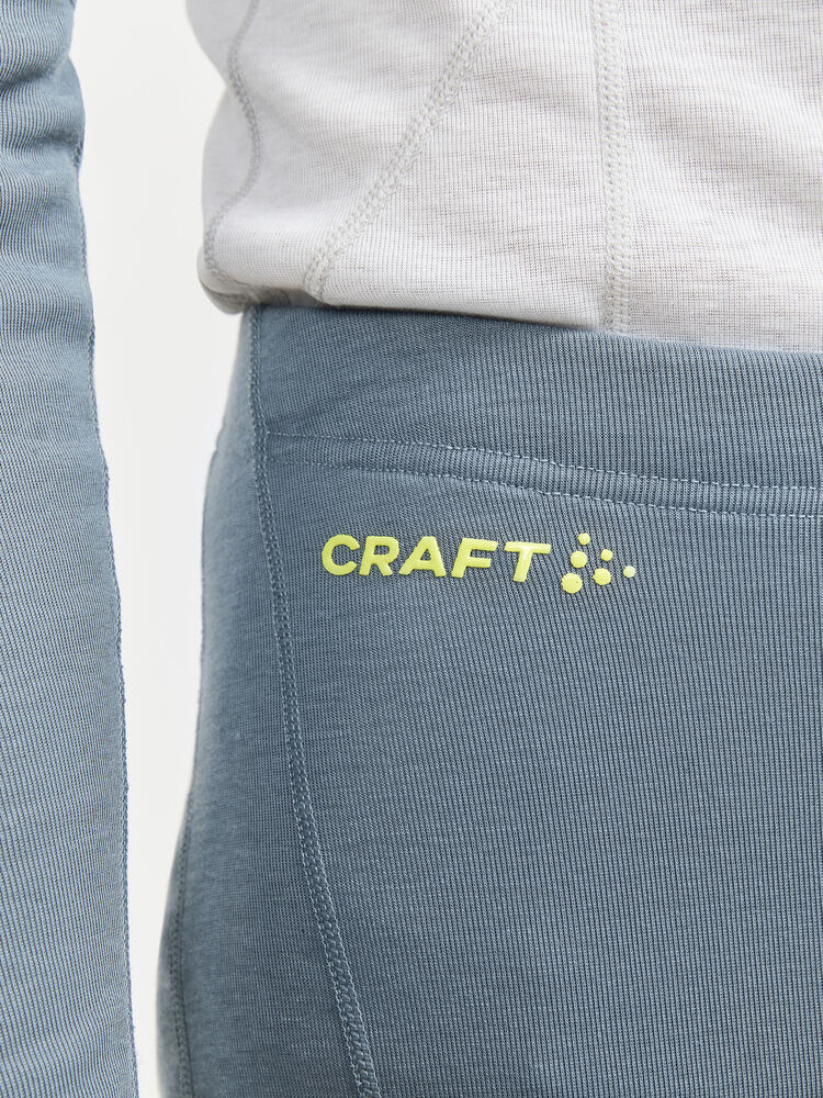 1909709-613914_CORE20Warm20Baselayer20Set20M_Closeup7