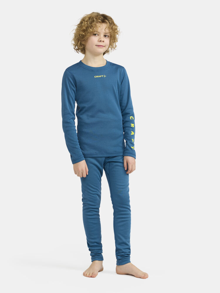 1909712-337000_CORE20Warm20Baselayer20Set20J_Closeup6