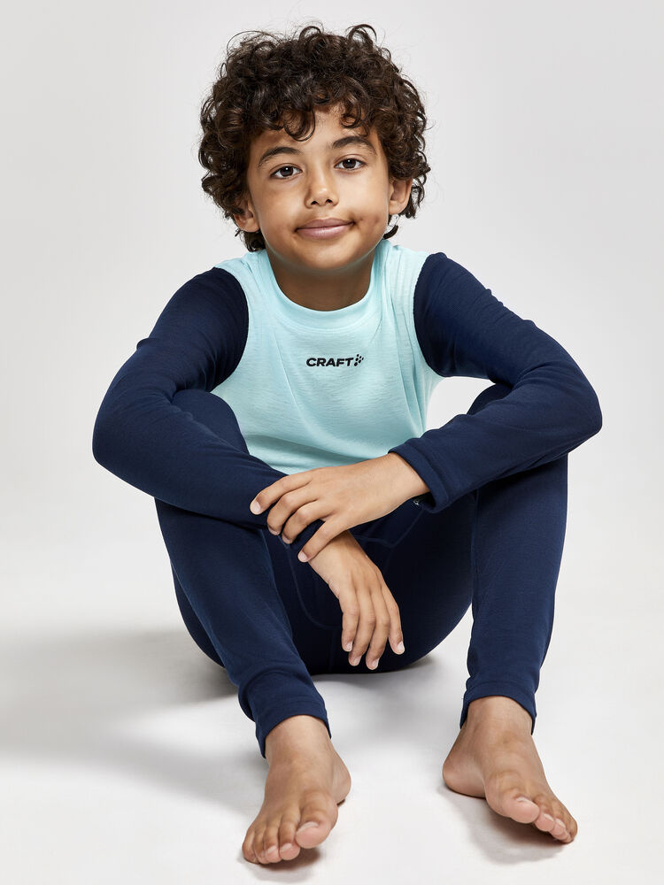 1909712-396319_CORE20Warm20Baselayer20Set20J_Closeup7