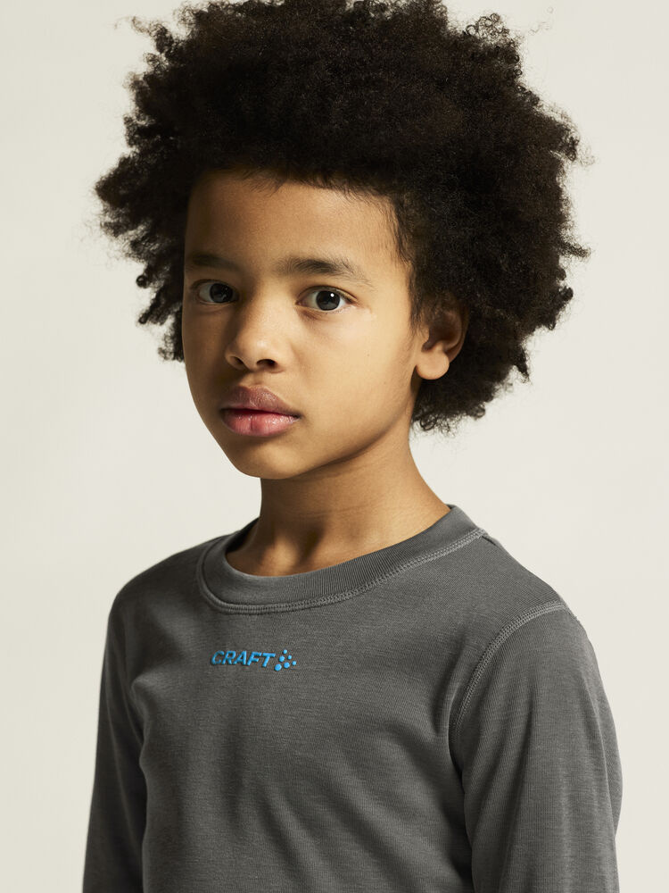 1909712-985355_CORE20Warm20Baselayer20Set20Jr_closeup4