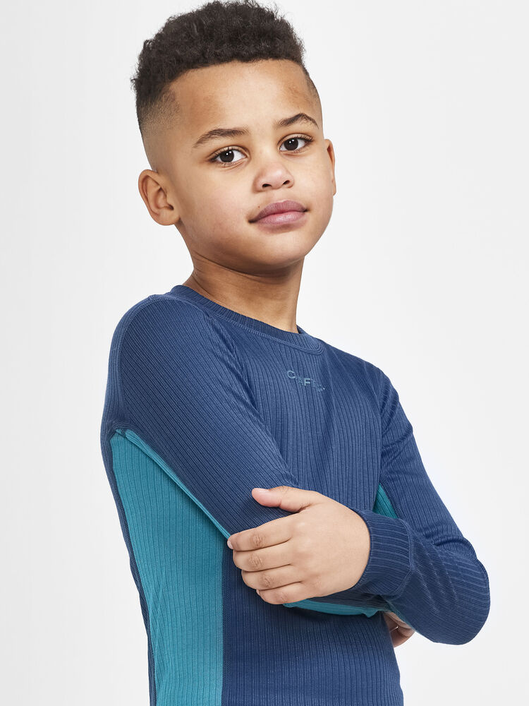 1909713-698625_CORE20Dry20Baselayer20Set20J_Closeup3