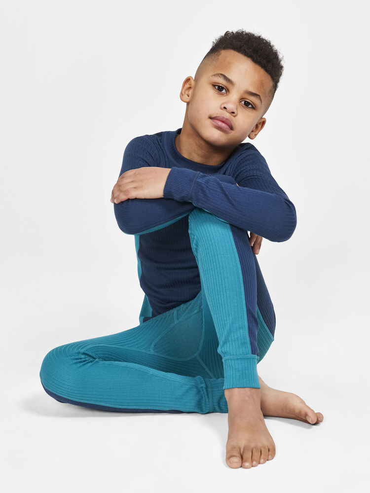 1909713-698625_CORE20Dry20Baselayer20Set20J_Closeup7