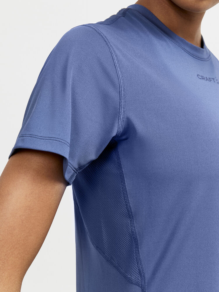 1909984-300000_ADV20Essence20SS20Tee20W_Closeup4