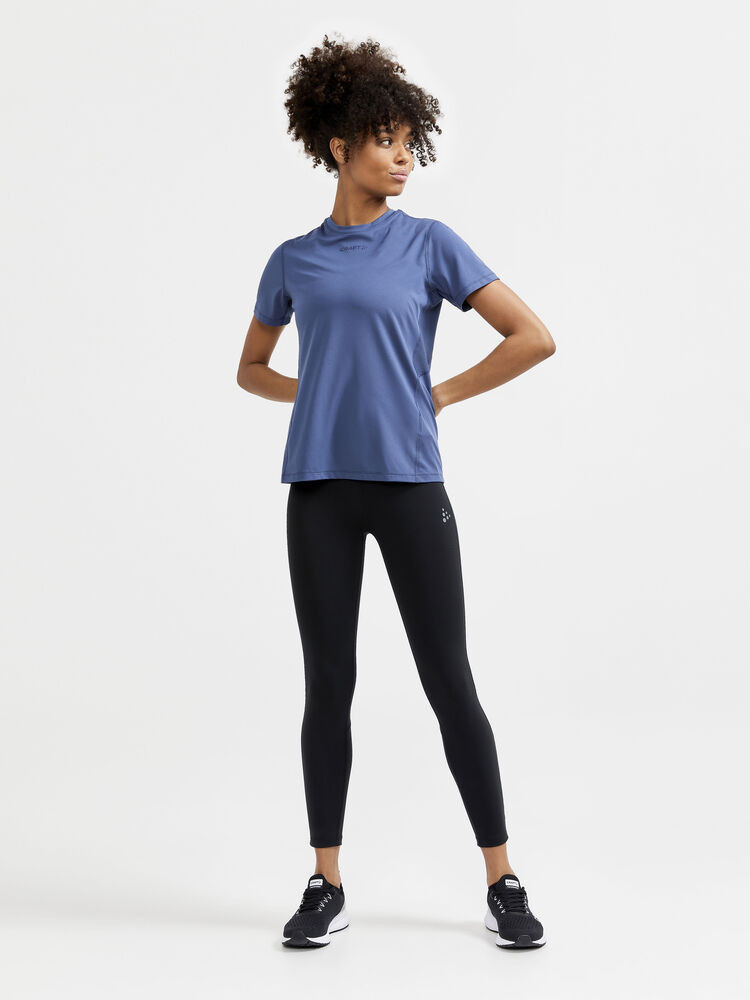 1909984-300000_ADV20Essence20SS20Tee20W_Closeup5