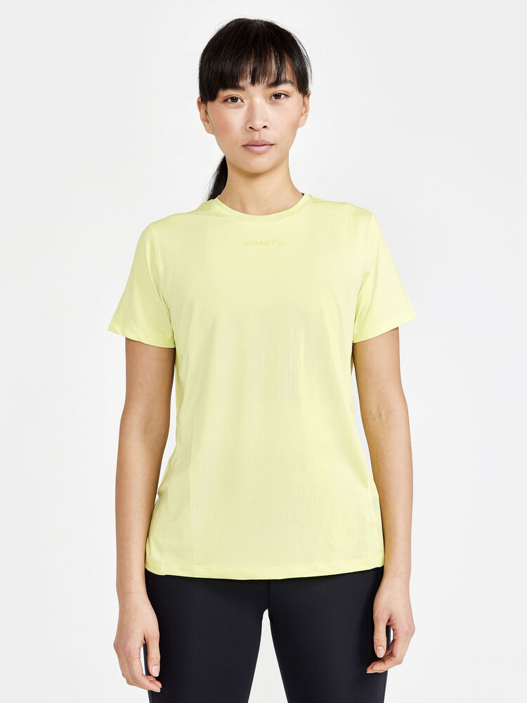 1909984-541000_ADV20Essence20SS20Tee20W_Closeup1