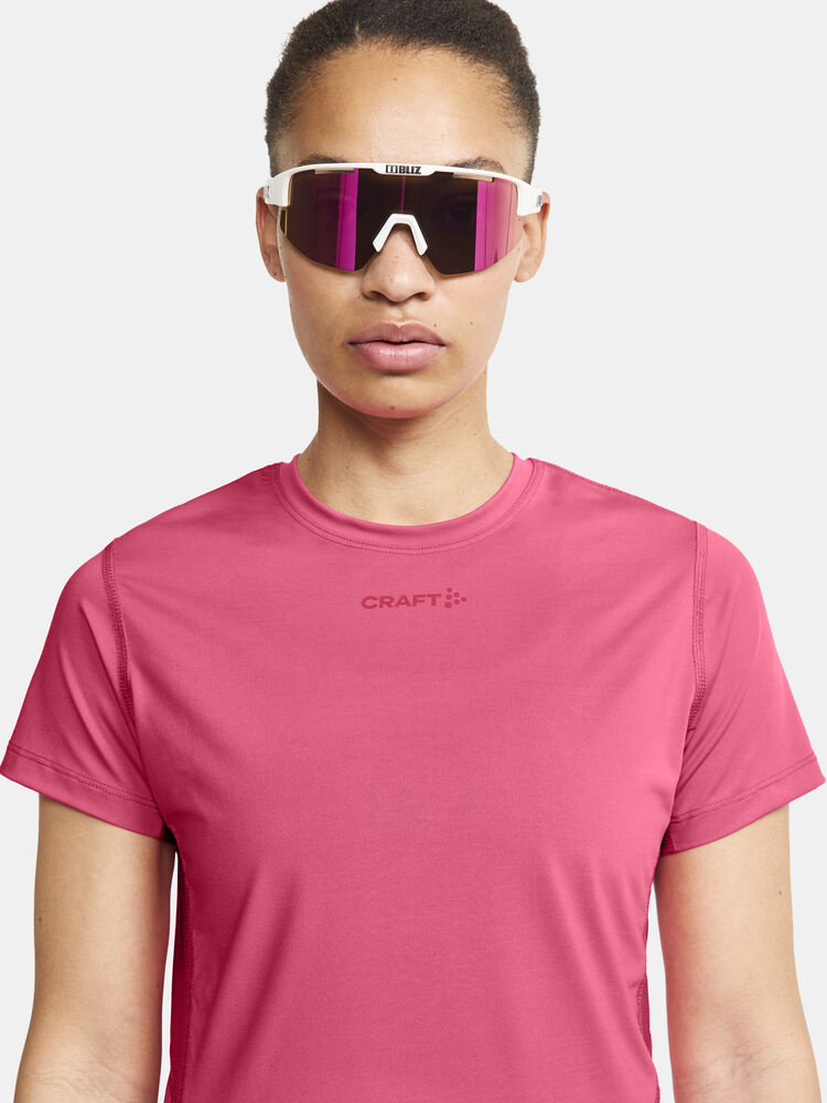 1909984-745000_ADV20Essence20SS20Tee20W_closeup3