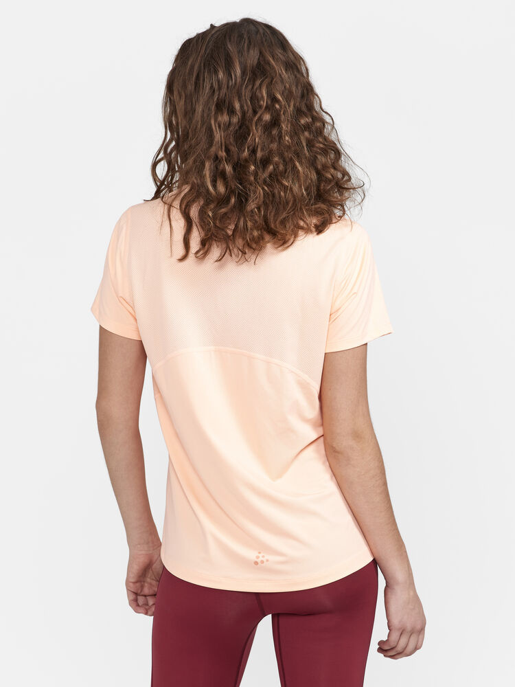 1909984-840000_ADV20Essence20SS20Tee20W_Closeup2