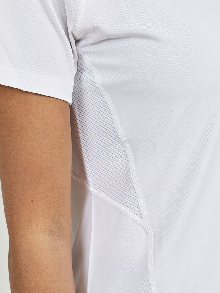 1909984-900000_ADV20Essence20SS20Tee_Closeup3