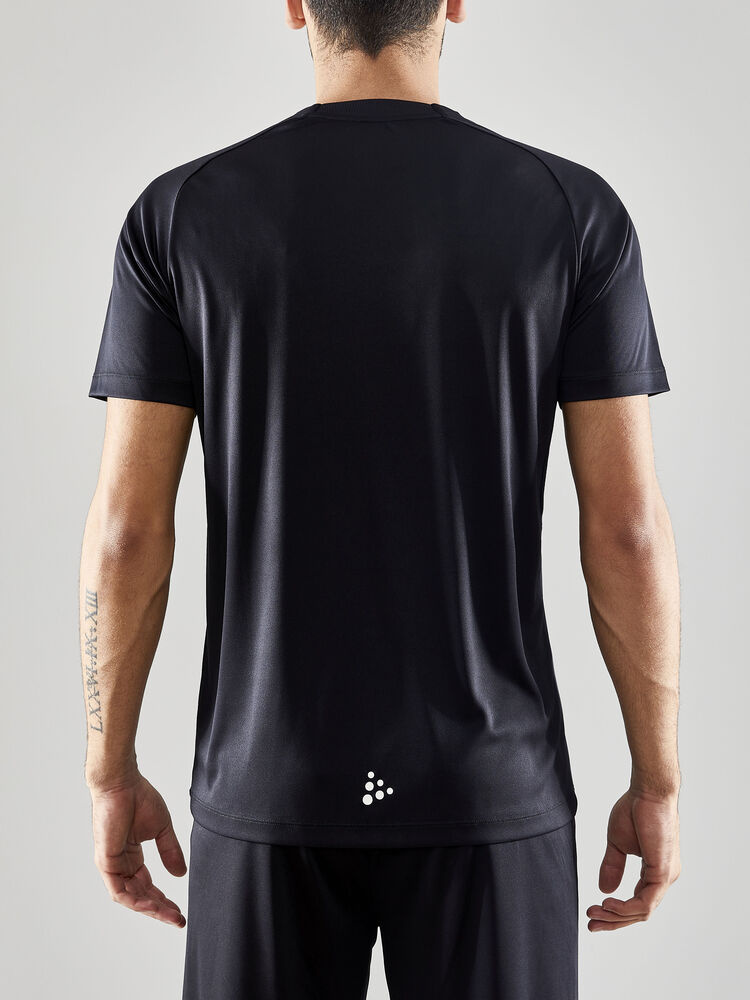 1910142-999000_Evolve20Tee20M_Closeup3