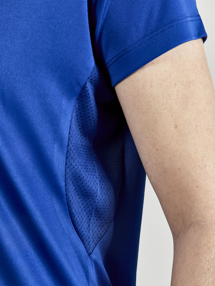 1910143-346000_Evolve20Tee20W_Closeup5