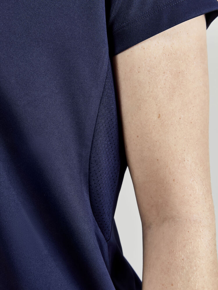 1910143-390000_Evolve20Tee20W_Closeup5