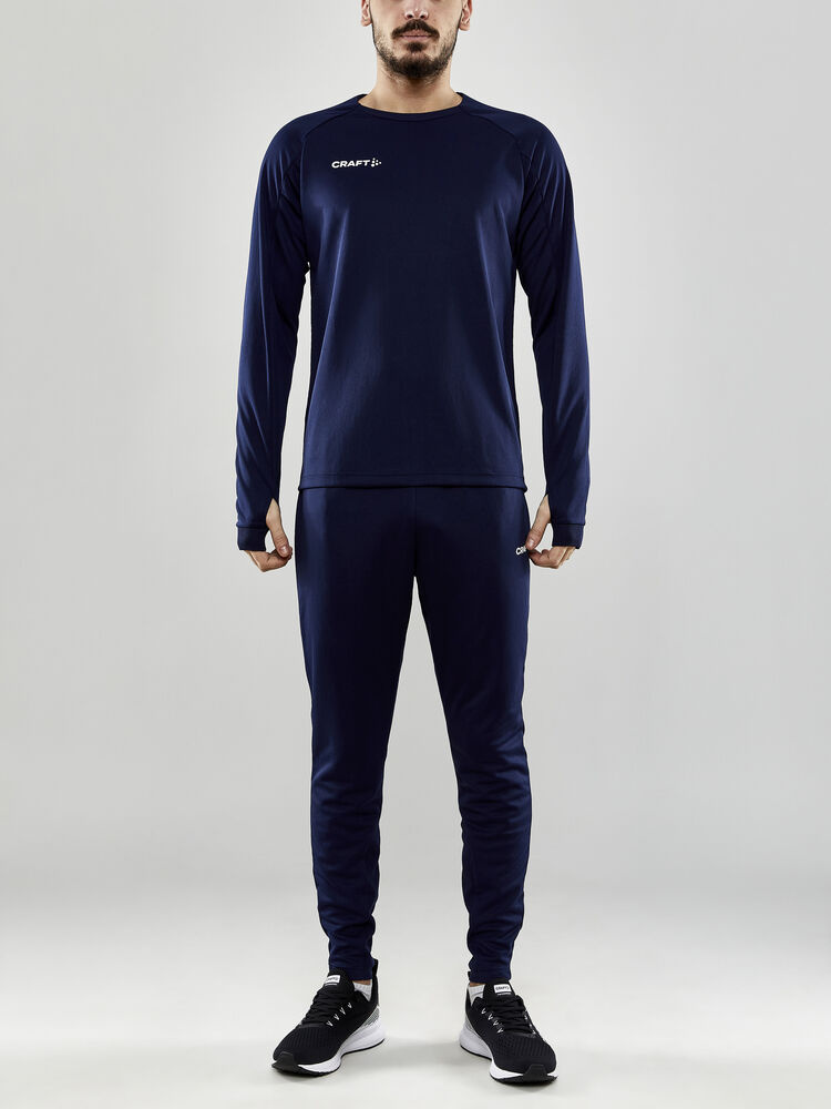 1910160-390000_Evolve20Crew20Neck20M_Closeup4