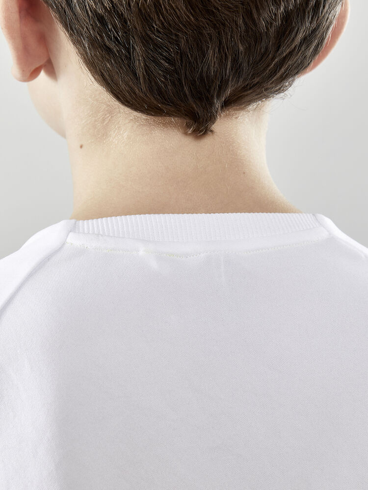 1910162-900000_Evolve20Crew20Neck20JR_Closeup4