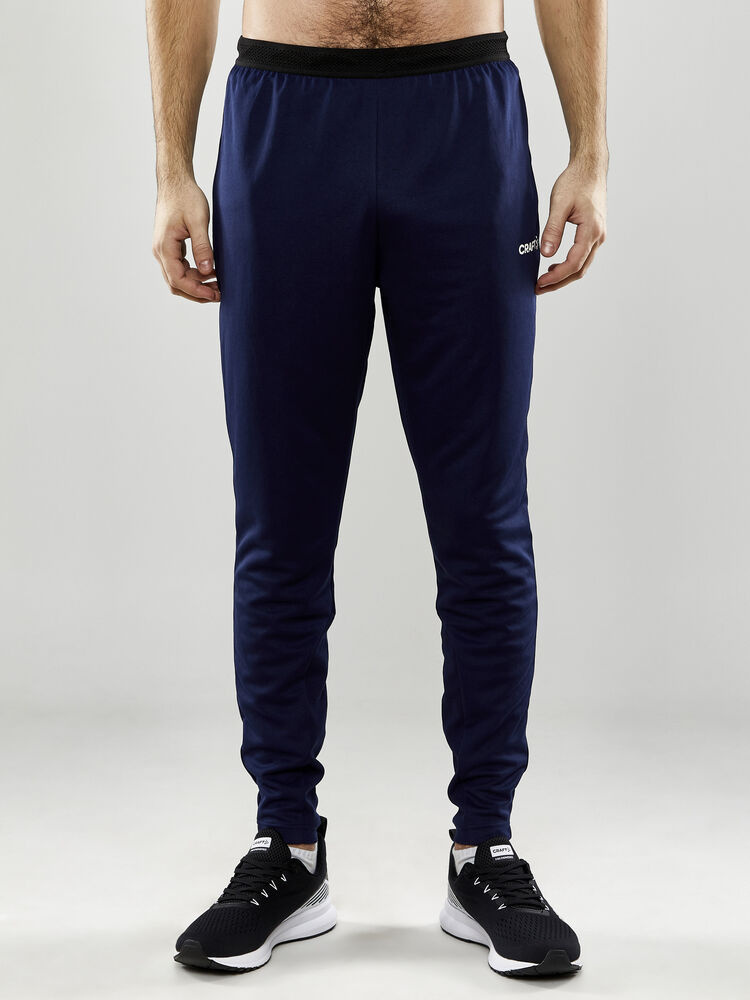 1910166-390000_Evolve20Slim20Pants20M_Closeup1