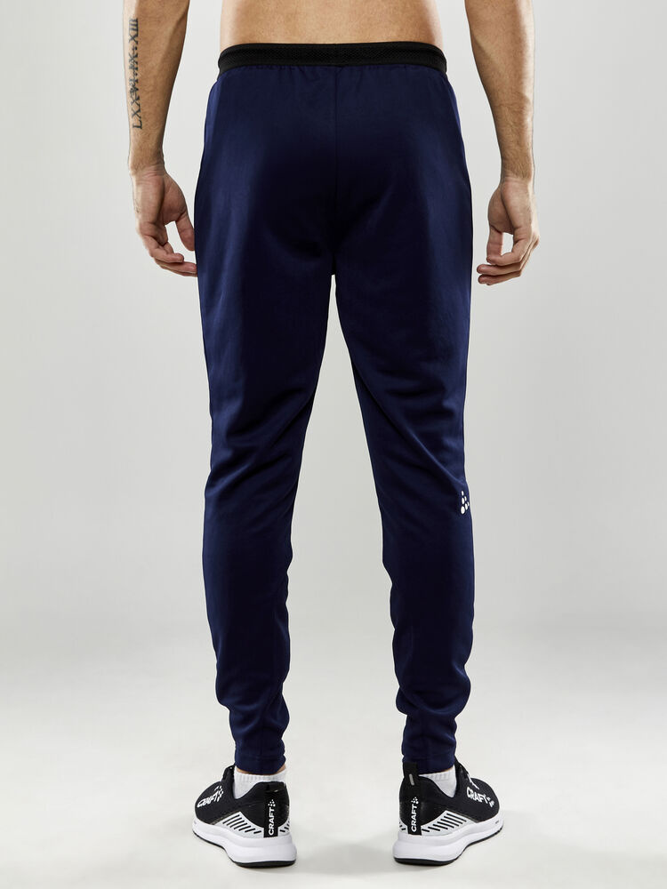 1910166-390000_Evolve20Slim20Pants20M_Closeup3