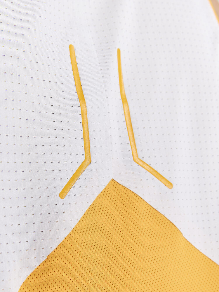 1910417-543914_PRO20Hypervent20Singlet20M_Closeup5