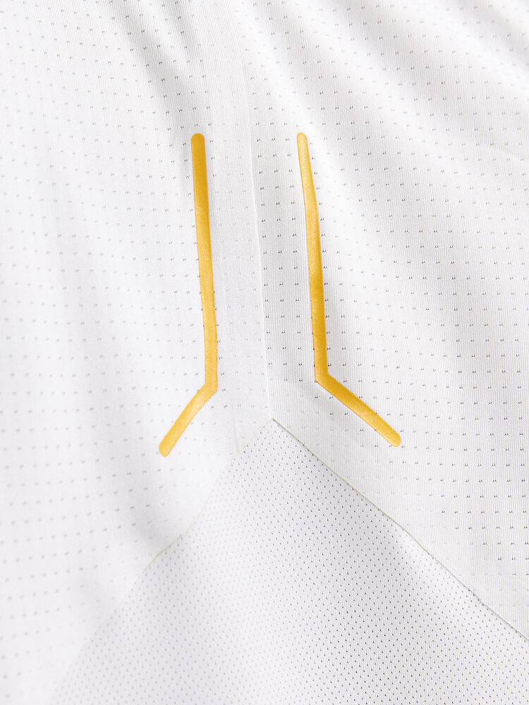 1910417-914000_PRO20Hypervent20Singlet20M_Closeup3