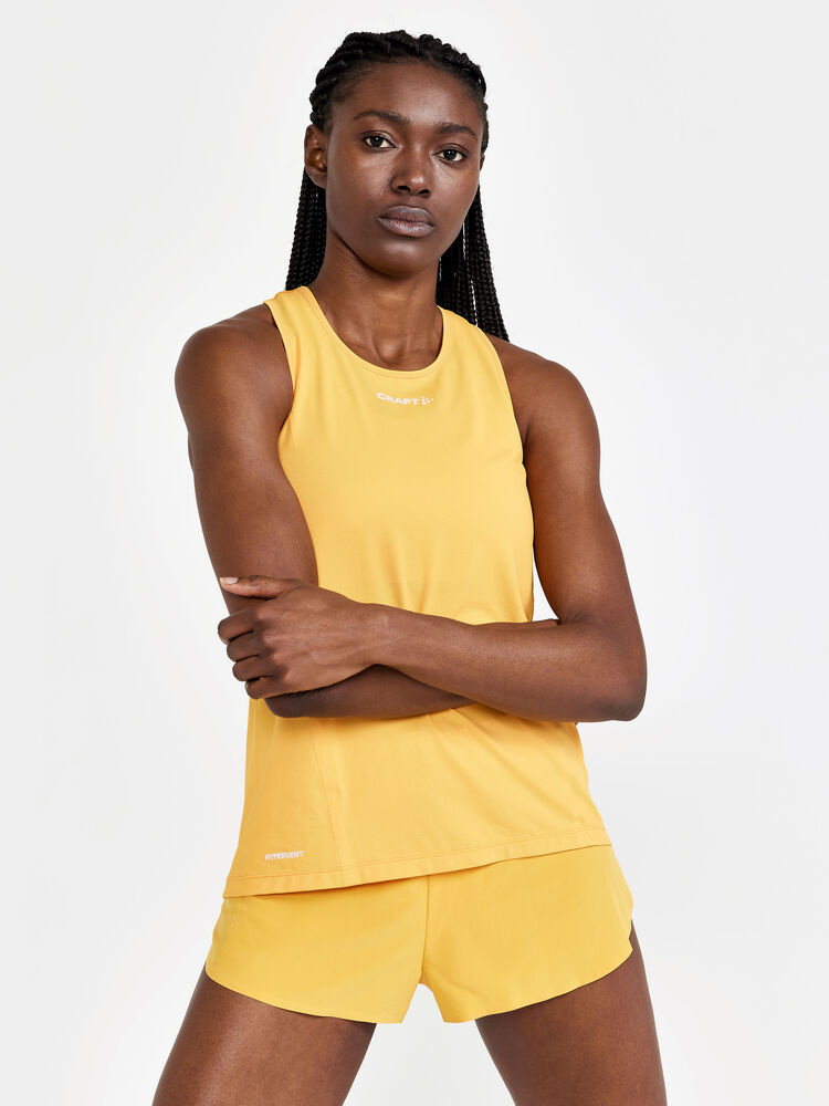 1910435-543000_PRO20Hypervent20Singlet20W_Closeup1