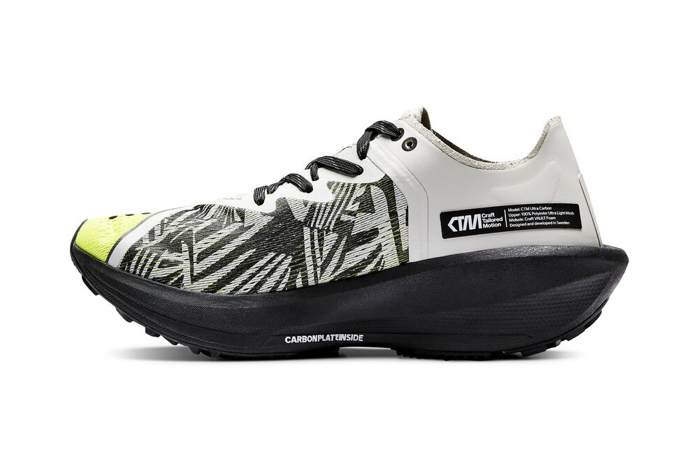 1910454-503738_CTM20Ultra20Carbon20W_Closeup1