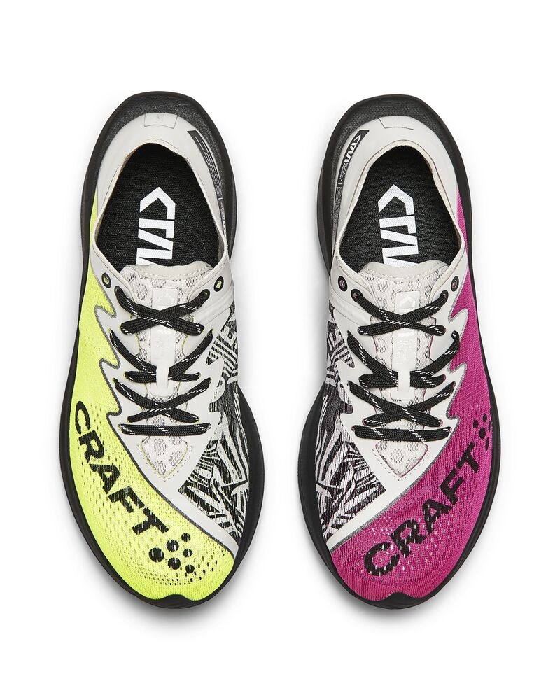 1910454-503738_CTM20Ultra20Carbon20W_Closeup3