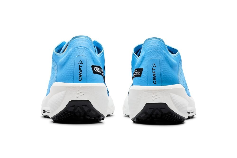 1910454-663999_CTM20Ultra20Carbon20W_Closeup2