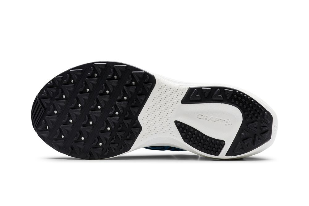 1910454-663999_CTM20Ultra20Carbon20W_Closeup4