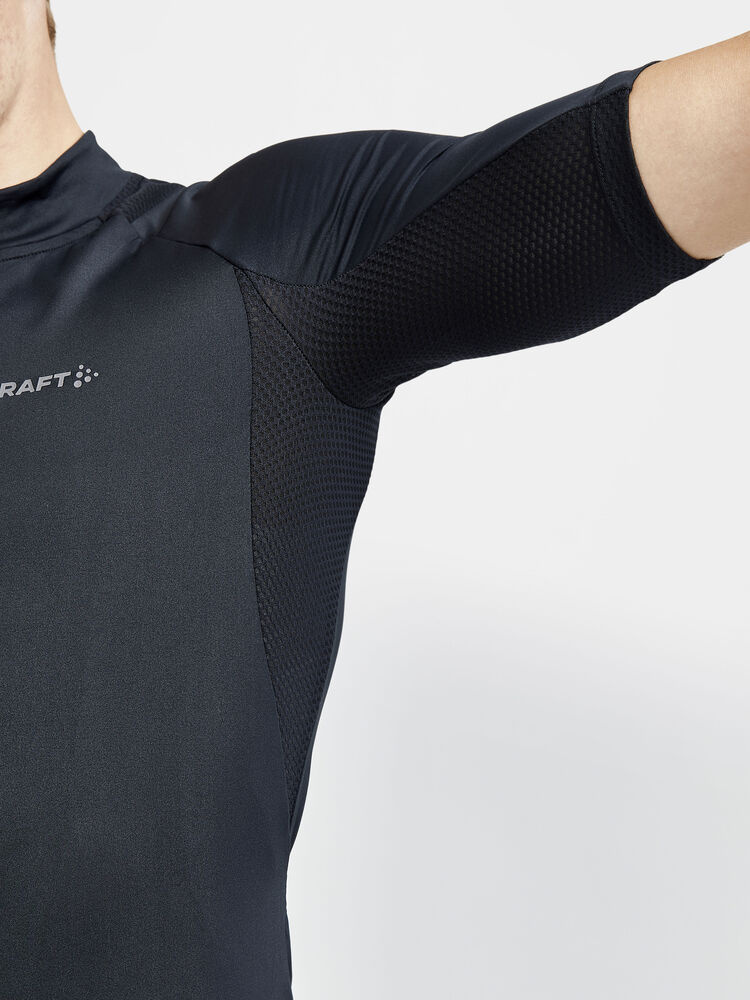 1910520-999000_Adv20Endur20Jersey20M_Closeup4