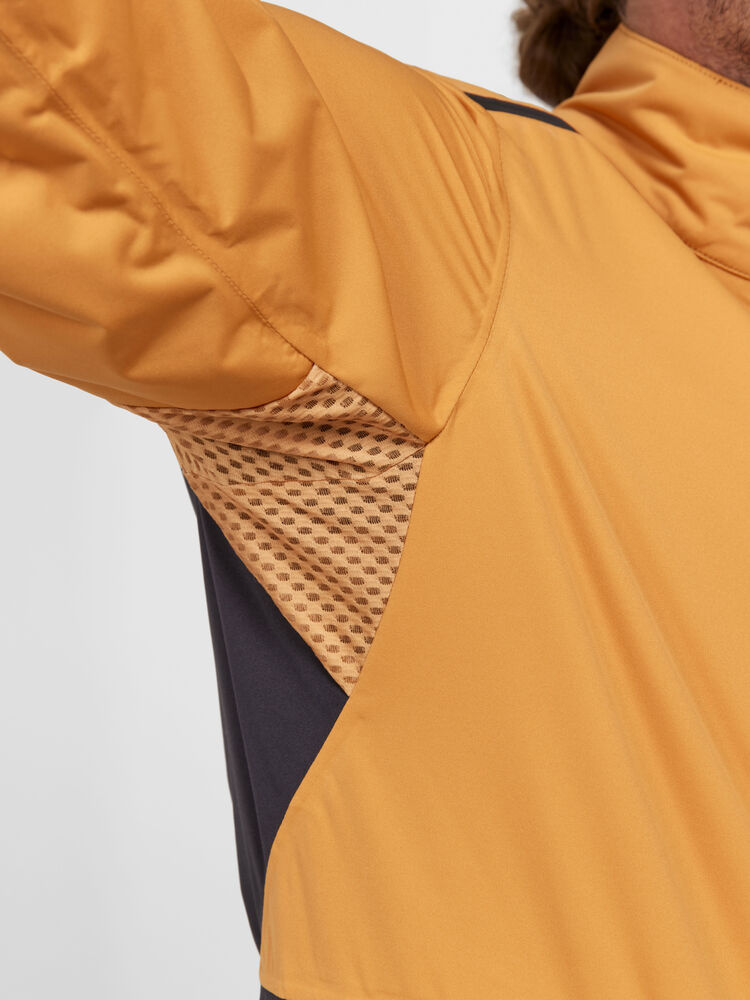 1910525-574992_Adv20Endur20Hydro20Jacket20M_Closeup5