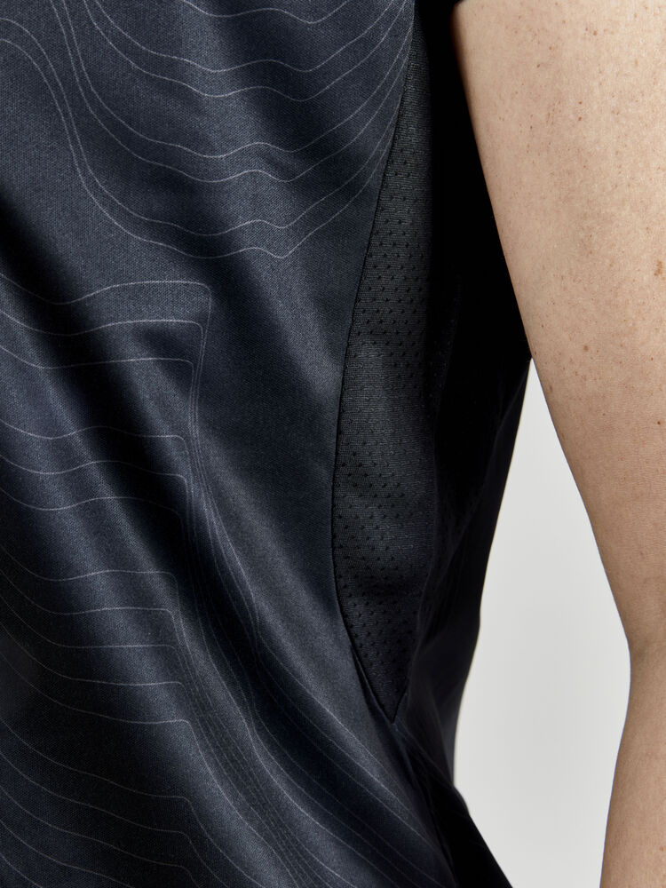 1910954-999000_Evolve20Referee20Jersey20W_Closeup5