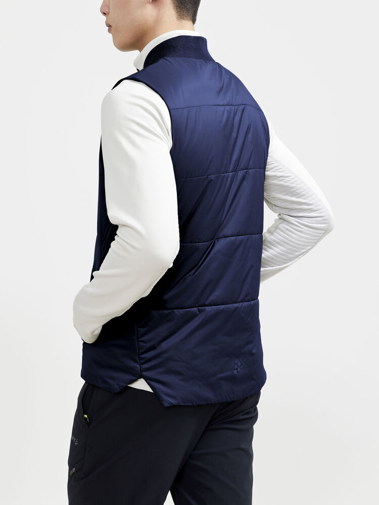 1910986-396000_CORE20Light20Padded20Vest20M_Closeup2