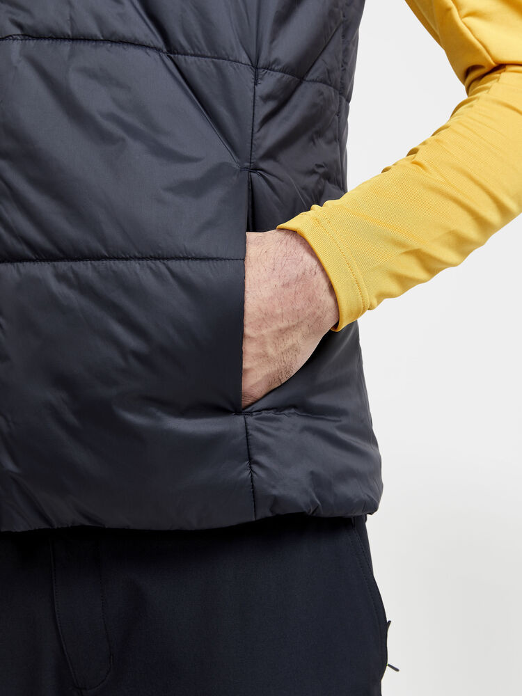 1910986-999000_CORE20Light20Padded20Vest20M_Closeup4