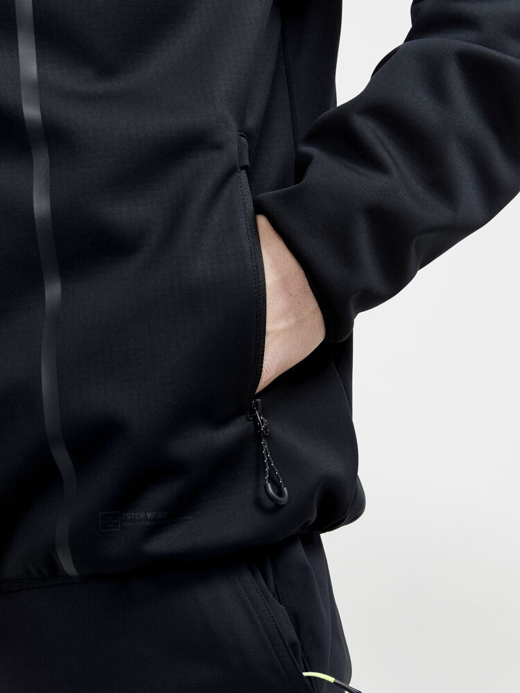 1910992-999000_ADV20Explore20Soft20Shell20Jacket20M_Closeup3