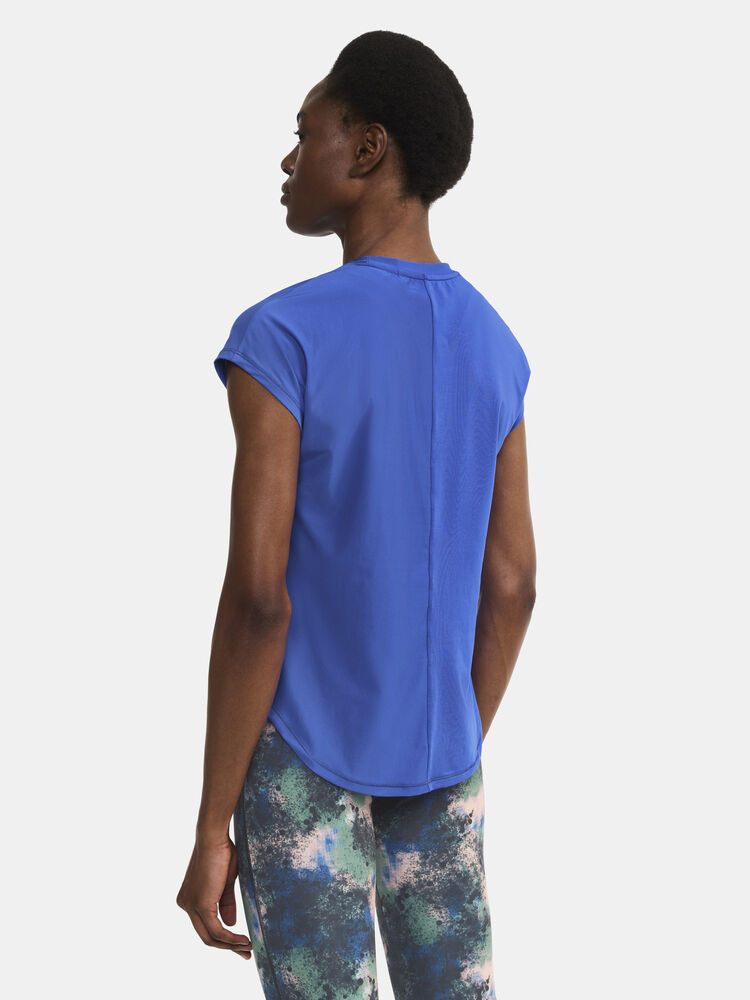 1911242-359000_Core20Essence20SS20Tee20W_closeup2