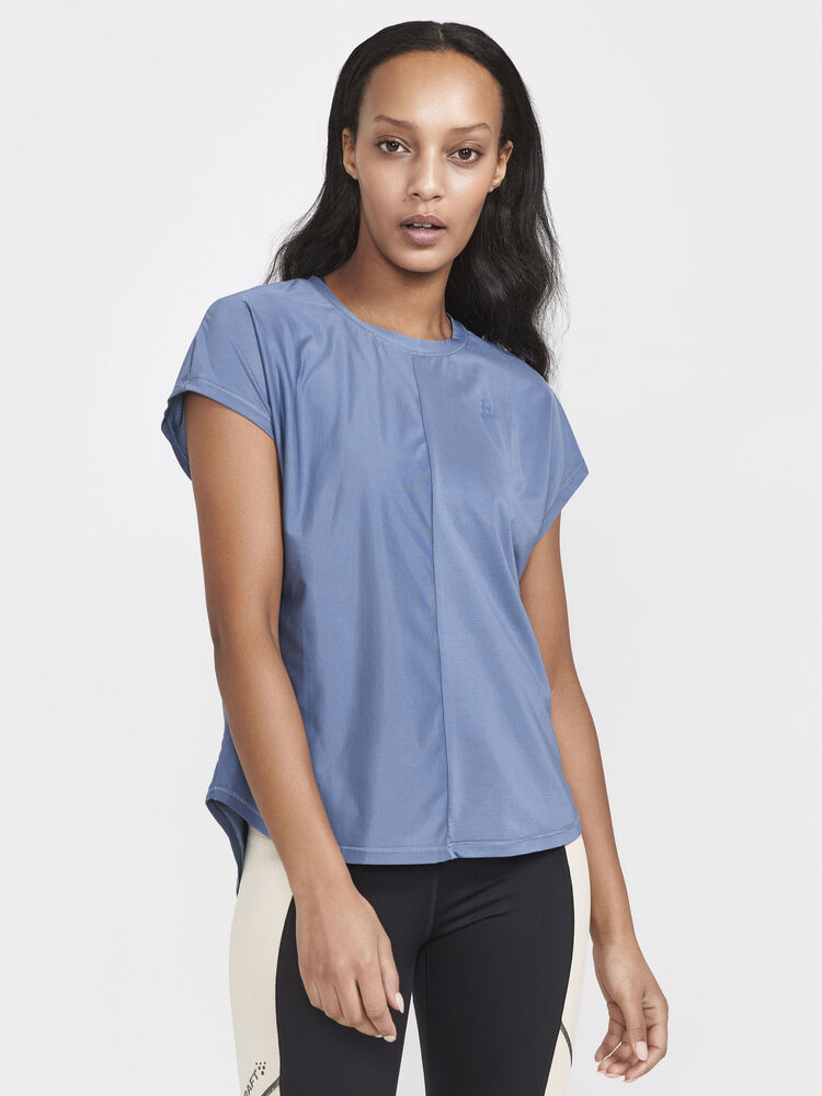 1911242-362000_Core20Essence20SS20Tee20W_Closeup1