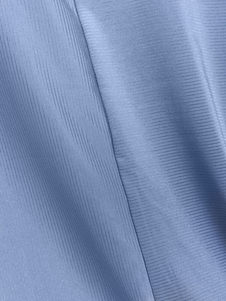 1911242-362000_Core20Essence20SS20Tee20W_Closeup4