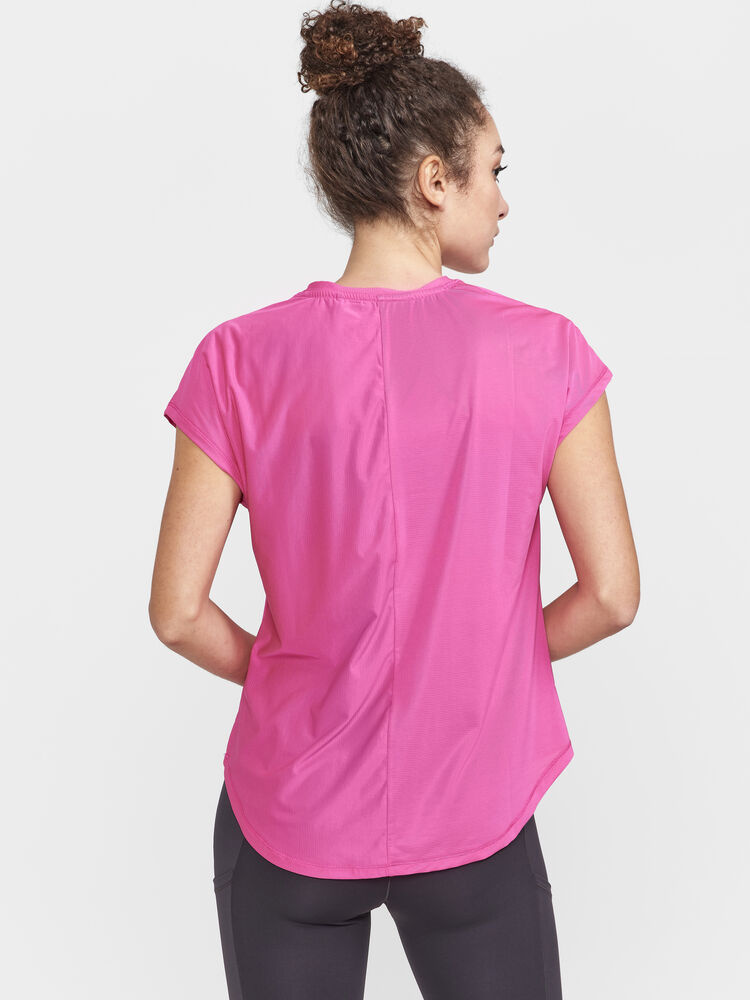 1911242-474000_Core20Essence20SS20Tee20W_Closeup2