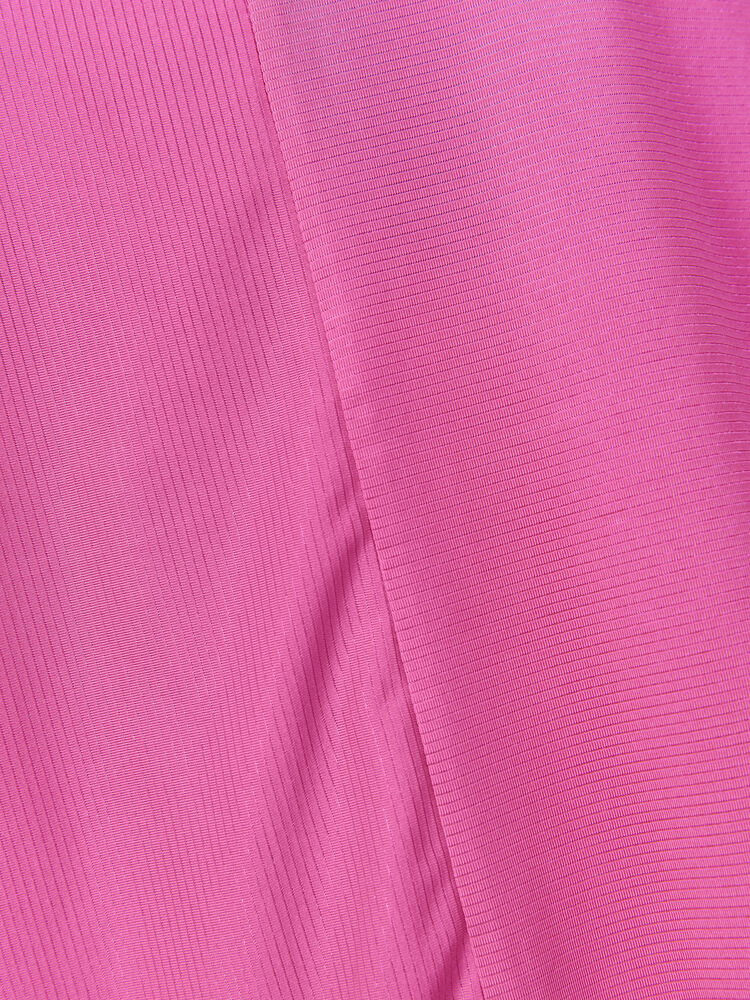 1911242-474000_Core20Essence20SS20Tee20W_Closeup3