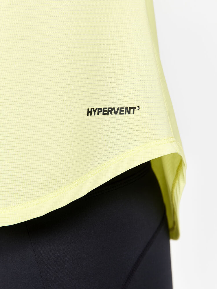 1911242-541000_Core20Charge20Rib20Tee20W_Closeup5