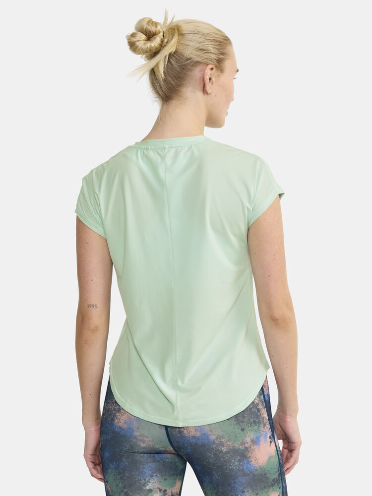 1911242-602000_Core20Essence20SS20Tee20W_closeup2