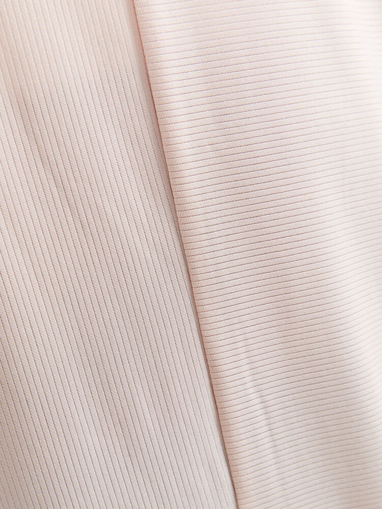 1911242-718000_CORE20Charge20Rib20Tee20W_Closeup5