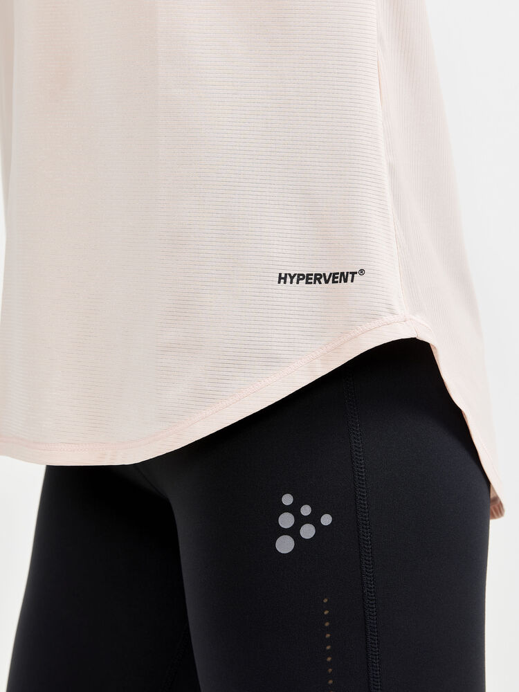 1911242-718000_CORE20Charge20Rib20Tee20W_Closeup6