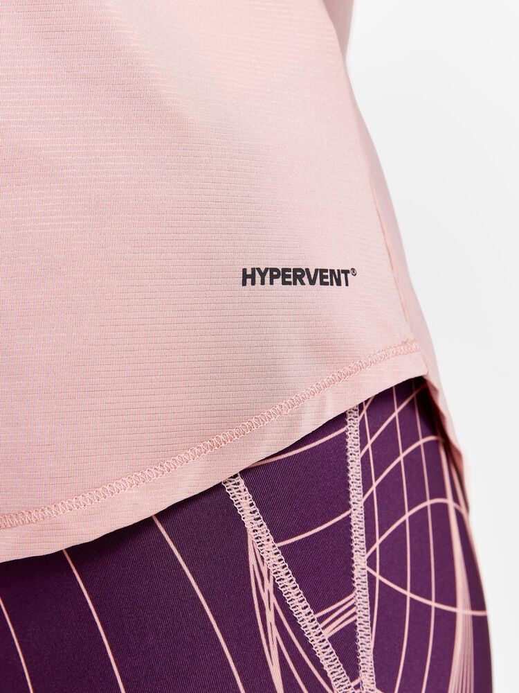 1911242-721000_Core20Charge20Rib20Tee20W_Closeup5