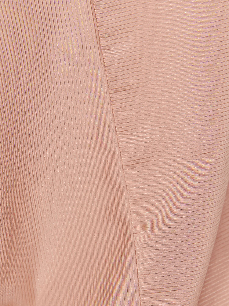 1911242-791000_Core20Essence20SS20Tee20W_Closeup4